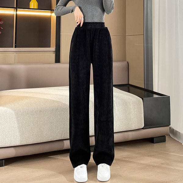 Ležerne trenirke s džepom