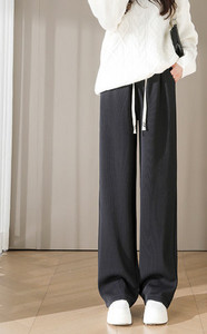 Laia mudeliga paeltega spordipüksid