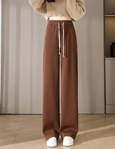 Laia mudeliga paeltega spordipüksid