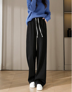 Laia mudeliga paeltega spordipüksid