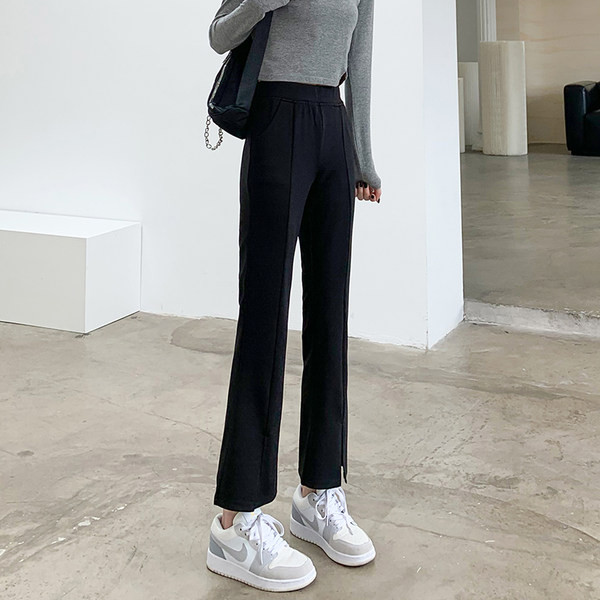 Ležerne ženske hlače - s prorezom