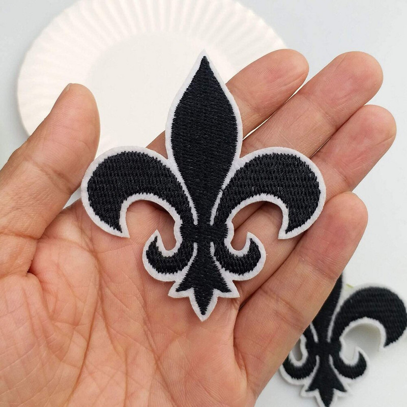 10 tk Kuldne Fleur De Lis Plaastriraud tikitud plaastritel Aplikatsioonid Tikandid Needlecraft Project 2,6"x3"