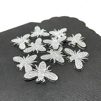 10 τμχ/παρτίδα Μικρό κίτρινο μπάλωμα μελισσών κέντημα αυτοκόλλητο σίδερο σε μπαλώματα για κέντημα με απλικέ ρούχα Αξεσουάρ ρούχων DIY