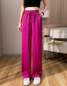 Naiste vabaaja püksid elastsete ja paeltega