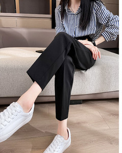 Naiste nööpidega püksid