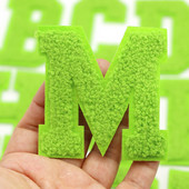 1 ΤΕΜ Πράσινο 7,2 εκατοστών σενίλ Letter Patch Iron on Patch Name Letter Patch For Jeans Clothes Επισκευαστικό μπλουζάκι Alphabet Patch Badges