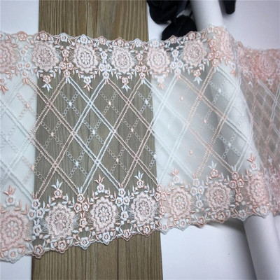 Neoonvärvi tikitud tüllpitsiga meisterdamise kleidi õmblemine värviline pehme kameevõrk kahepoolne tikkimispits nõeltega töötamiseks