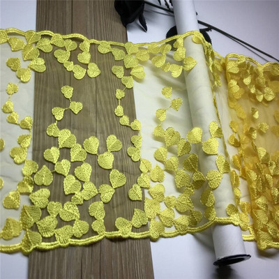 Neoonvärvi tikitud tüllpitsiga meisterdamise kleidi õmblemine värviline pehme kameevõrk kahepoolne tikkimispits nõeltega töötamiseks