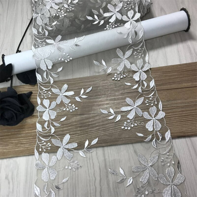 Neoonvärvi tikitud tüllpitsiga meisterdamise kleidi õmblemine värviline pehme kameevõrk kahepoolne tikkimispits nõeltega töötamiseks