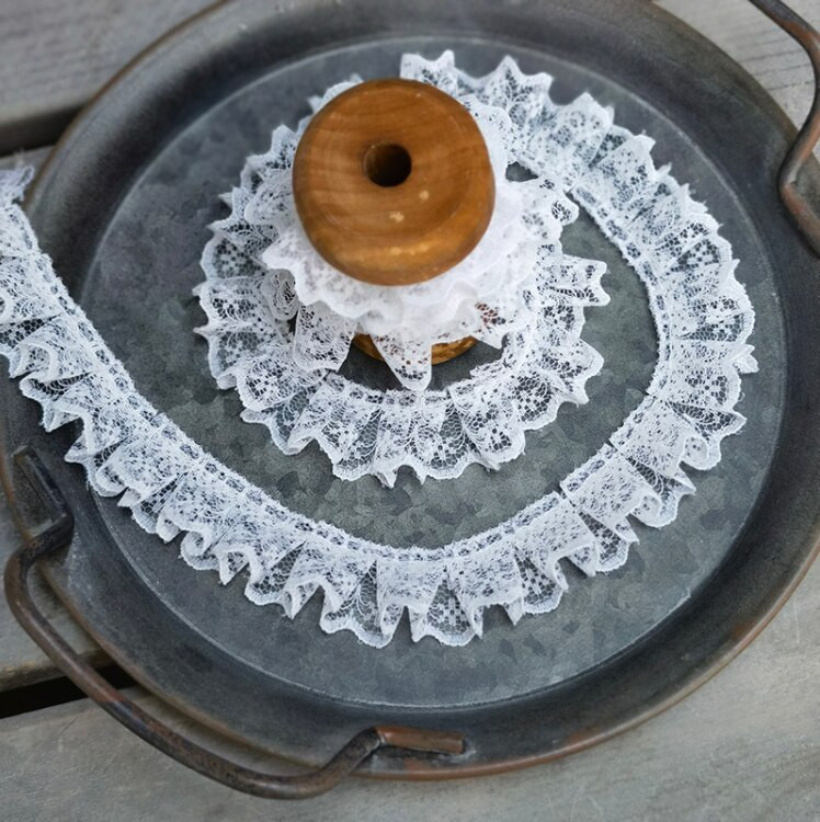 5 jardi valge beež, 3D plisseeritud võrkkangas, tikitud volangidega, DIY kleit, rõivaste krae õmbluskaunistus 2 cm