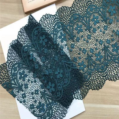 (2M/partii) Elastne pitsiäärne kamm, veniv pitspesu, õmblemine käsitööpitsiga, tikitud lilleline pitskangas