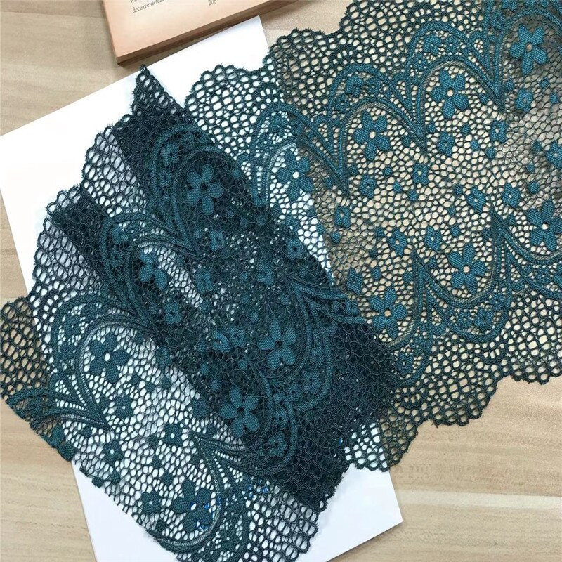 (2M/partii) Elastne pitsiäärne kamm, veniv pitspesu, õmblemine käsitööpitsiga, tikitud lilleline pitskangas