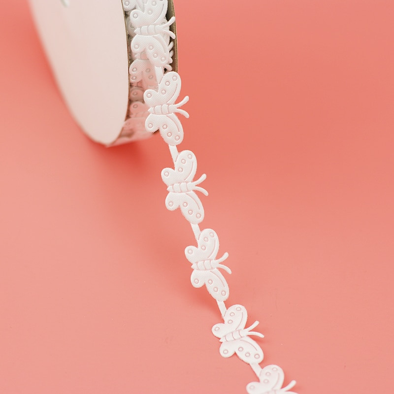 (20 jardi/rull) Valge reljeeflindiga hulgimüügi kingituste pakkimine jõulupaelarull