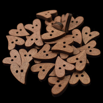 100PCS 20MM дървени копчета за шиене във формата на сърце Scrapbooking Направи си сам кафяво дърво с 2 дупки, копче за занаяти Аксесоари за скрапбукинг