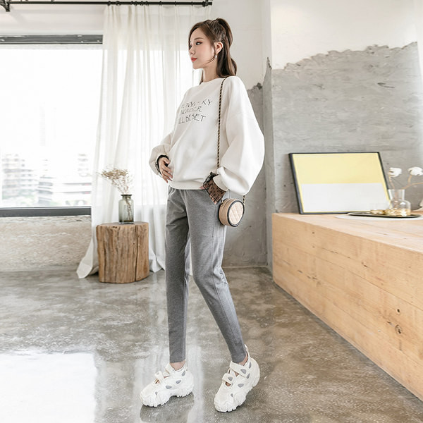 Αθλητικό παντελόνι για εγκύους σε δύο χρώματα