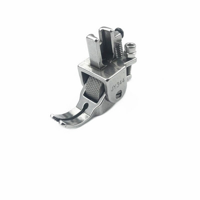 Βιομηχανική ραπτομηχανή Πίεση ποδιών τεσσάρων τύπων για φαρδιά είδη υφασμάτινων υφασμάτων Λαστιχένιο σίδερο με δόντια