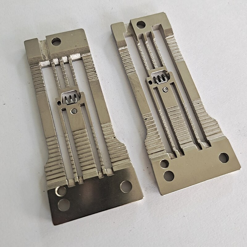 QX YUN Piese pentru mașina de cusut Placă de ac pentru YAMATO 4 ace și 6 fire tăiere simplă tăiere dublă Calitate bună