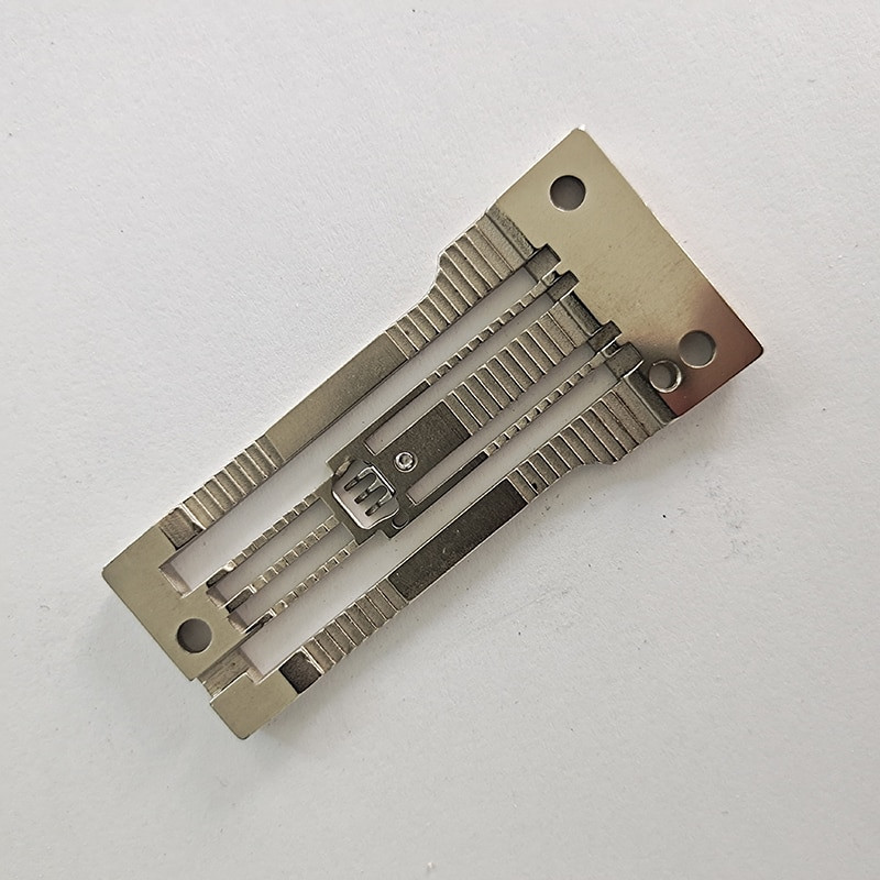 QX YUN Piese pentru mașina de cusut Placă de ac pentru YAMATO 4 ace și 6 fire tăiere simplă tăiere dublă Calitate bună