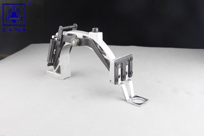 Συσκευή πλαισίων ποδιών με πίεση εξαρτημάτων QX YUN Ραπτομηχανή JUKI 1900