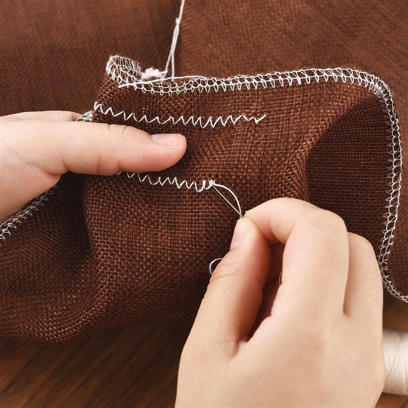 36 spalvų 100 % poliesterio verpalai Siuvimo siūlų ritinėlis Rankinis siuvinėjimas 400 metrų kiekviena ritė Patvari namų siuvimui