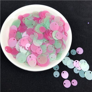 600 komada Mješavina mat svjetlucavih šljokica Veličina 6 mm 8 mm 10 mm Šareni okrugli oblik Rasuti šljokice Šivaći obrt, ženski odjevni dodaci