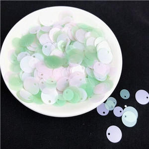 600 komada Mješavina mat svjetlucavih šljokica Veličina 6 mm 8 mm 10 mm Šareni okrugli oblik Rasuti šljokice Šivaći obrt, ženski odjevni dodaci