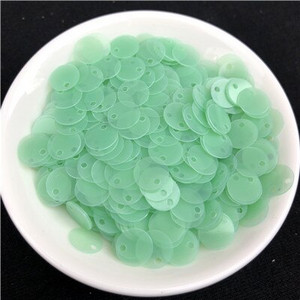 1 pakk mitmes suuruses 6 mm 8 mm 10 mm lamedad ümmargused litrid Matid sädelevad PVC litrid naisterõivaste aksessuaarid