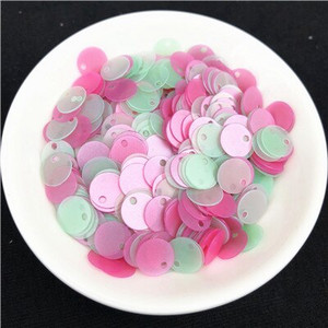 1 pakk mitmes suuruses 6 mm 8 mm 10 mm lamedad ümmargused litrid Matid sädelevad PVC litrid naisterõivaste aksessuaarid