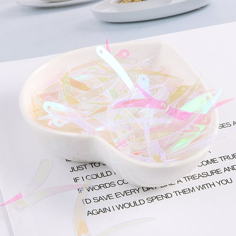 100 tk / partii suurus 5 * 32 mm tšilli elevandiluu kujuga litrid PVC palettid Õmbluskäsitöö DIY kostüüm Lava Rõivas Lentejuela aksessuaarid