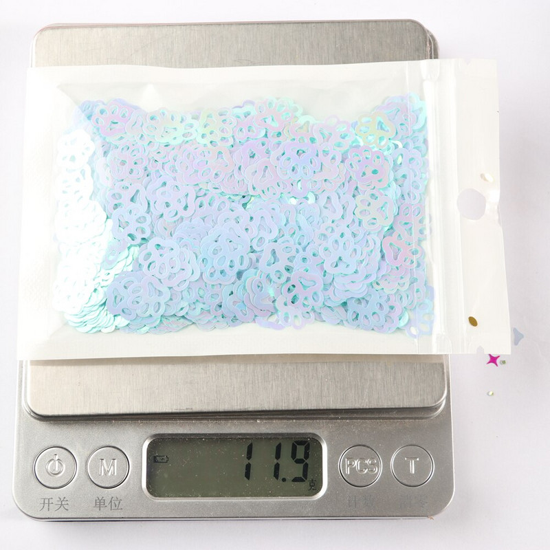 Keskkonnasõbralikud PET-i üliõhukesed koerajalajäljed küünelatterid, segatud holograafilised laser-, hõbedased sädelevad litrid käsitöö küünte kaunistamiseks