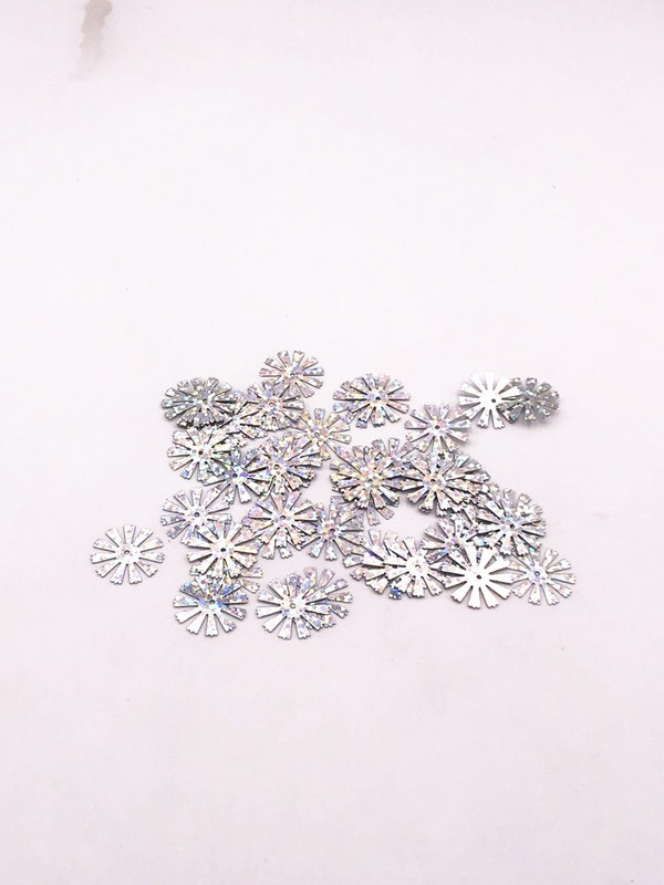 10g/200tk/pakk 16mm lumehelvestega PVC litrid 1 keskmise auguga Pailletid Jõulukaunistused DIY riided Lentejuela aksessuaarid