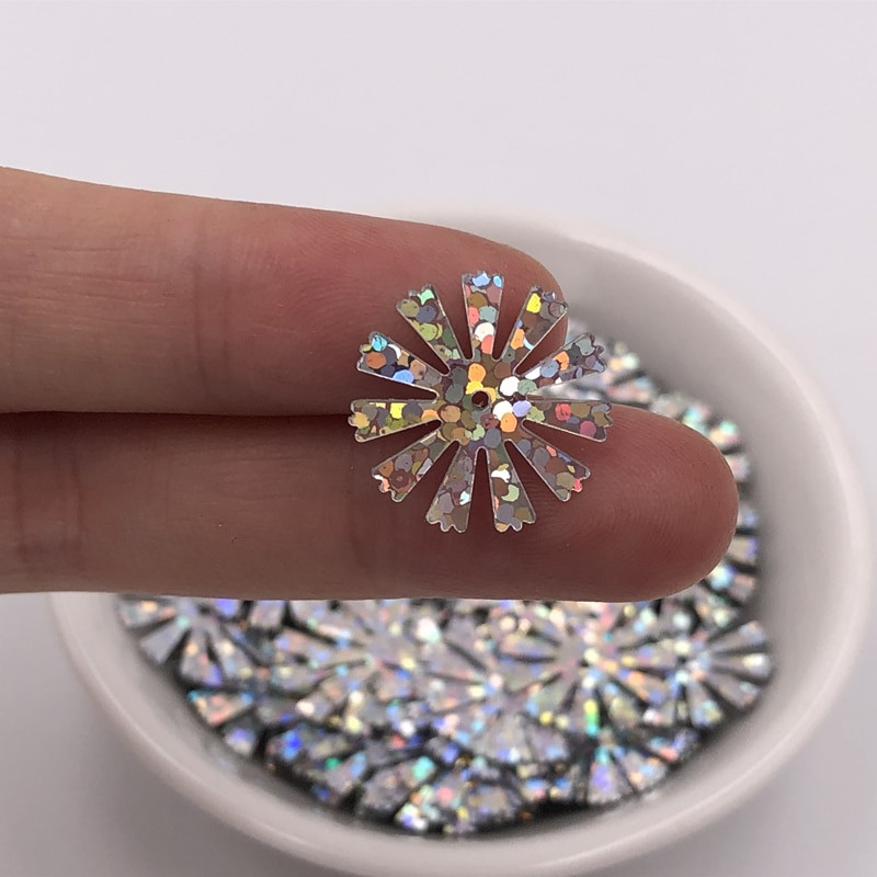 10g/200tk/pakk 16mm lumehelvestega PVC litrid 1 keskmise auguga Pailletid Jõulukaunistused DIY riided Lentejuela aksessuaarid