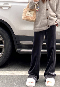 Kõrge vöökohaga püksid rasedatele