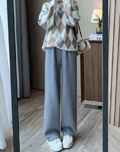 Laiad naiste püksid – kõrge vöökohaga