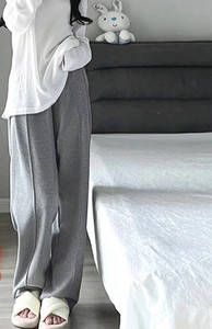 Laiad püksid rasedatele – kõrge vöökohaga