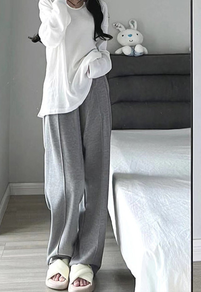 Laiad püksid rasedatele – kõrge vöökohaga