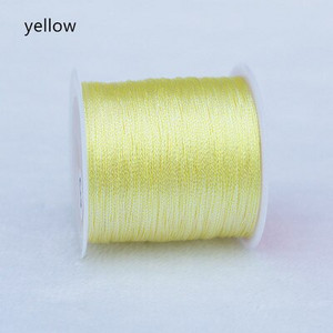 Kuldse hõbedase värvilise lõngaga DIY kaelakee käevõru Käsitsi valmistatud niidist punutud köiega niit tikkimiseks heegeldatud helmepael