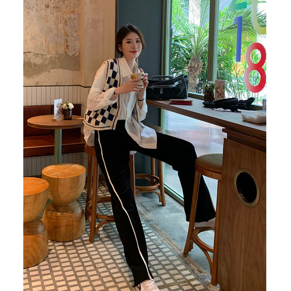 Ženske hlače visokog struka s pasovima