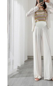 Dviejų spalvų plačios kelnės nėščiosioms