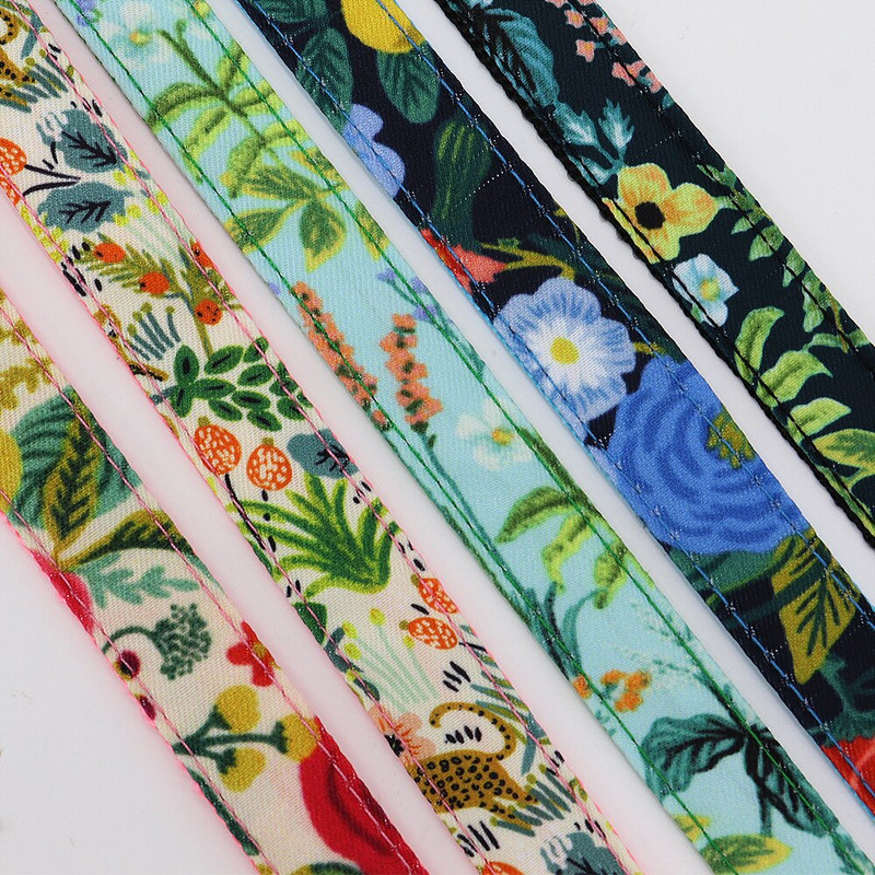 Zgarda de identificare pentru câini gravată personalizat Lesă de nailon pentru animale de companie Gulerele personalizate de flori pentru câini cu floare drăguță pentru câini mici, mijlocii mari