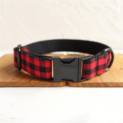 Εξατομικευμένο γιακά κατοικίδιων ζώων Δωρεάν Χαρακτική Προσαρμοσμένη πινακίδα ταυτότητας κουταβιού με ρυθμιζόμενη πόρπη Μαύρο κόκκινο κοστούμι καρό γιακά Σετ λουριών