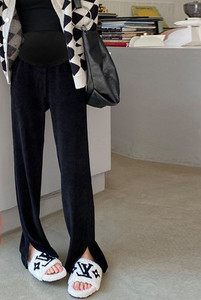 Laiad püksid – kõrge vöökohaga rasedatele