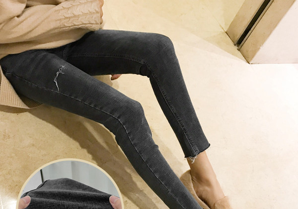 Γυναικείο εφαρμοστό ψηλόμεσο τζιν εγκυμοσύνης σε διάφορα μοντέλα