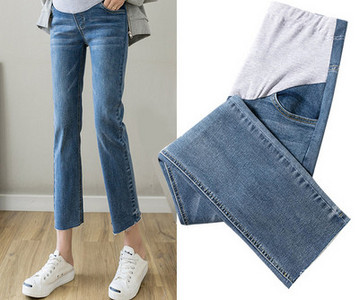 Magas derekú, 9/10-es kismamafarmer letisztult stílusban