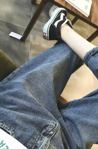 Γυναικείο τζιν για εγκύους σε σκούρα και ανοιχτά χρώματα