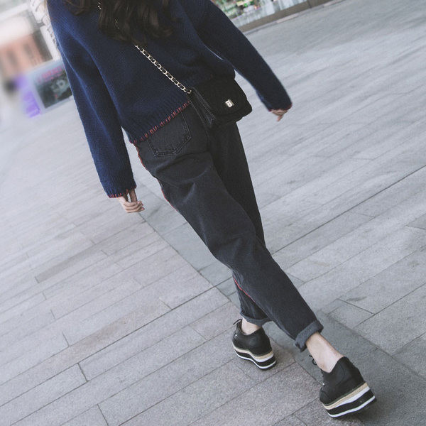 Γυναικείο τζιν για εγκύους σε σκούρα και ανοιχτά χρώματα