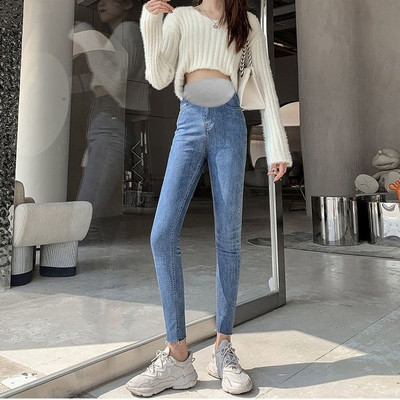 Μοντέρνο ψηλόμεσο τζιν εγκυμοσύνης