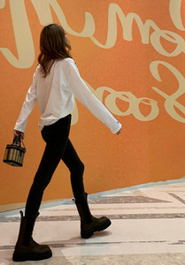 Kahes värvitoonis naiste moodsad teksad