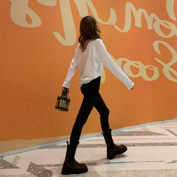 Kahes värvitoonis naiste moodsad teksad