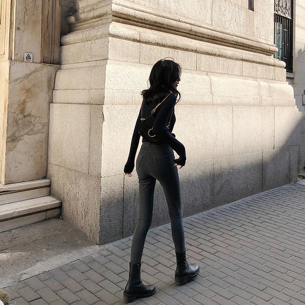 Kahes värvitoonis naiste moodsad teksad